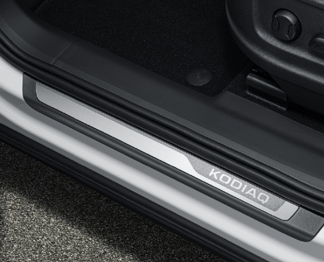 Listwy progowe ozdobne z napisem KODIAQ oryginalne akcesoria SKODA