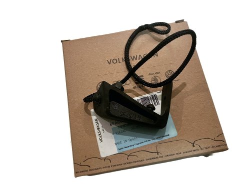 8X0867667 LEWA Linka półki tylnej z zaczepem Audi A1 2011-2018