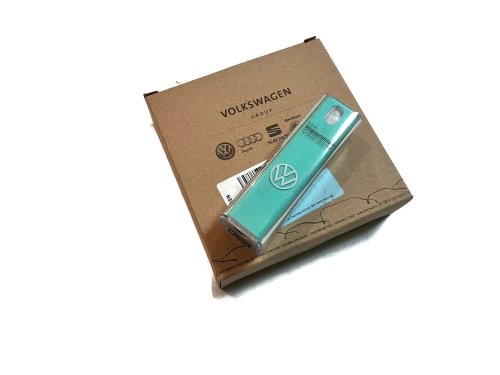 000096311AD3H1 Volkswagen Display Cleaner Spray 2-in-1 Microfiber Towel Touch Screen