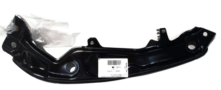 6F9806932 PRAWY 
Wspornik uchwyt górny pasa przedniego blach lampy SEAT Arona