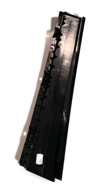 5N0839901A03C Nakładka na słupek B drzwi tylnych czarna błyszcząca VW Tiguan 2008-2015