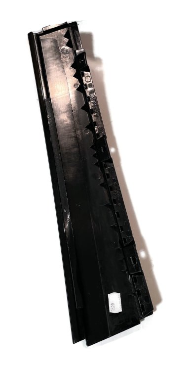 5N0839902A03C Nakładka na słupek B drzwi tylnych czarna błyszcząca VW Tiguan 2008-2015