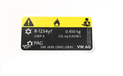 1S0010008E nalepka informacyjna na pas przedni klimatyzacja AC R-1234yf 450g
