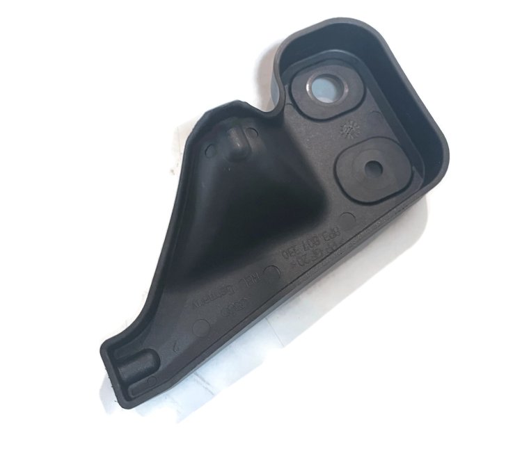 8P3807330 prawy Uchwyt dolny zderzaka tylnego Audi A3 2004-2013 (