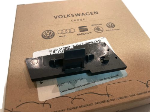 8W6071805 Emblemat znaczek S5 przód atrapy przedniej grilla Audi A5 S5 2017-