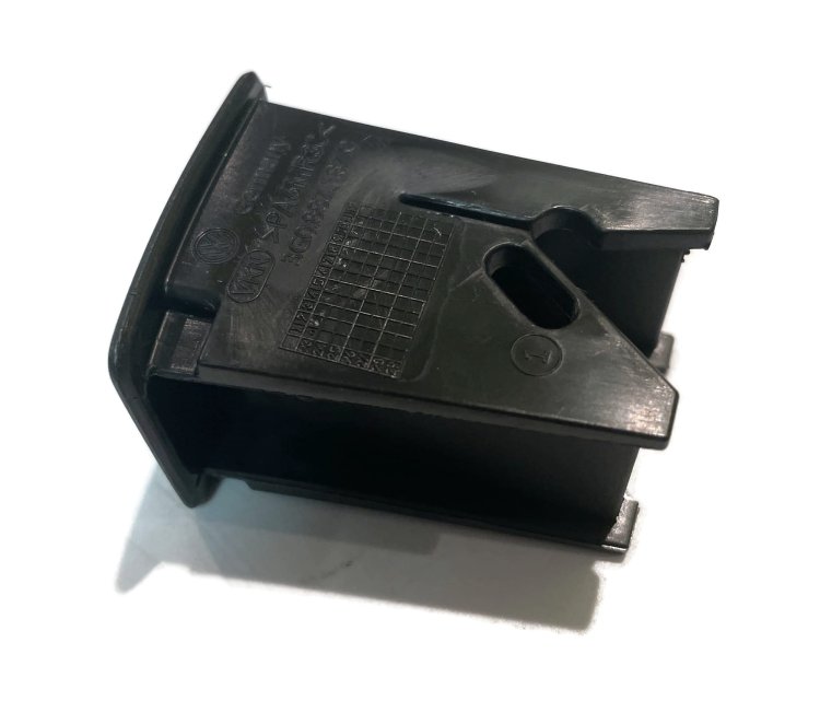 3G0887187C 82V Rear bench seat isofix attachment clip cap VW Passat B8 2015-2024
