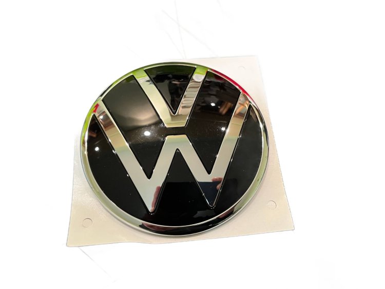 Emblemat znaczek VW na tylną klapę drzwi VW Caddy 2021-