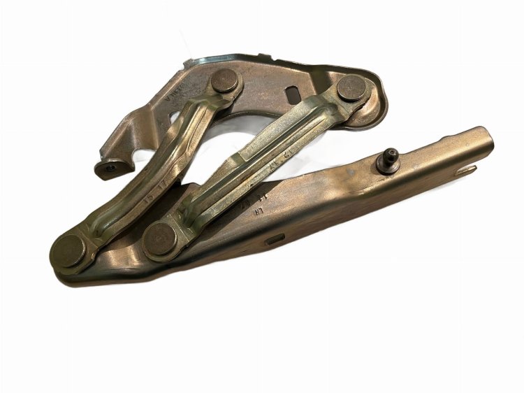 Left side bonnet hinge Audi A1 2011-2018 | 8X0 823 301 A