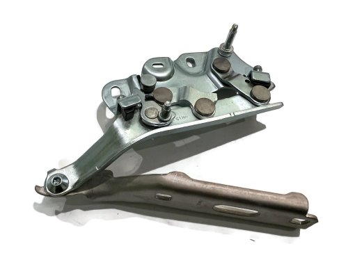 PRAWY zawias maski pokrywy przedniej Audi A3 8V 2013-2020 8V0823302F