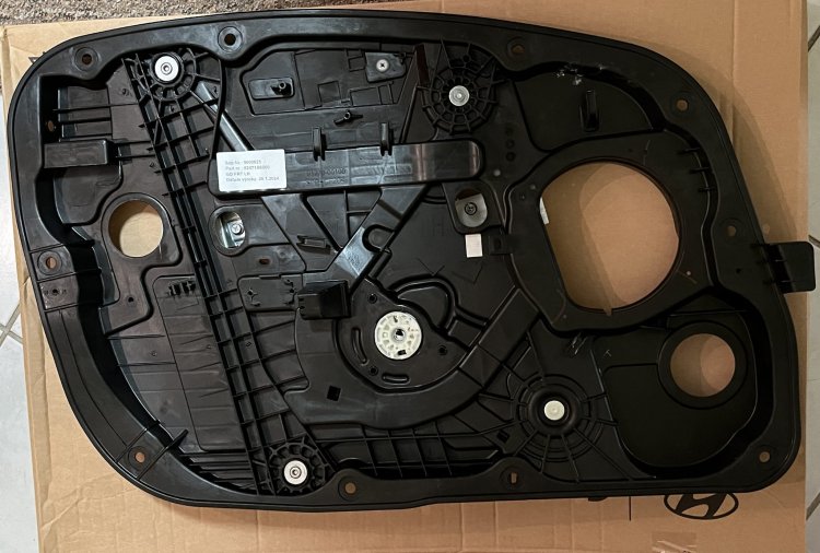 Panel podnośnik szyby LEWY przód Hyundai i30 2012-2016 | 82471A6000