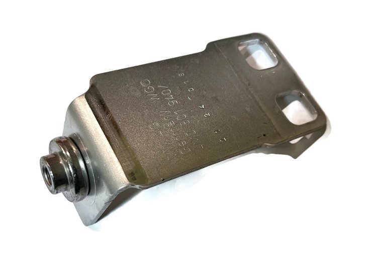 Uchwyt wspornik mocowanie podłużnicy PRAWY 4M0801939 Audi Q7 Q8 VW Touareg