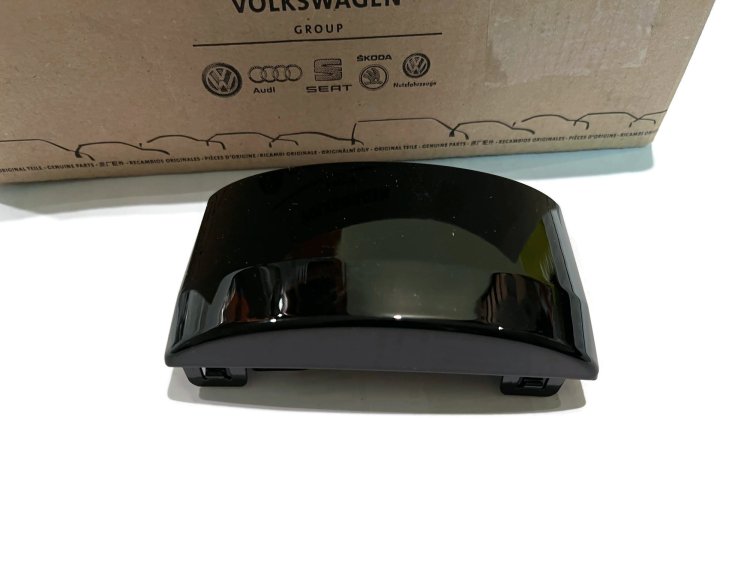 LEWA Osłona nakładka pokrywa czujnika radaru w atrapie przedniej grila Audi A6 A7 Q7 Q8