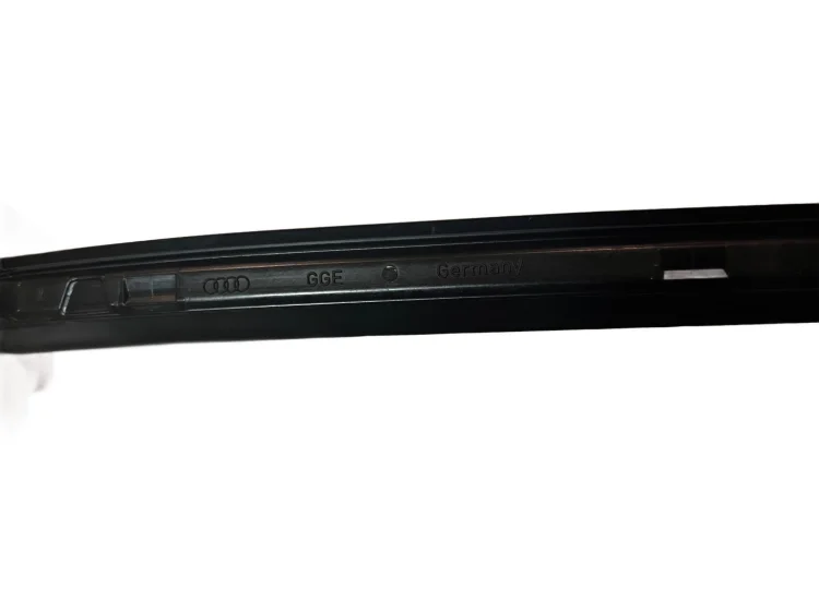 LEWA Listwa boczna szyby przedniej czołowej Audi A6 C6 2006-2011