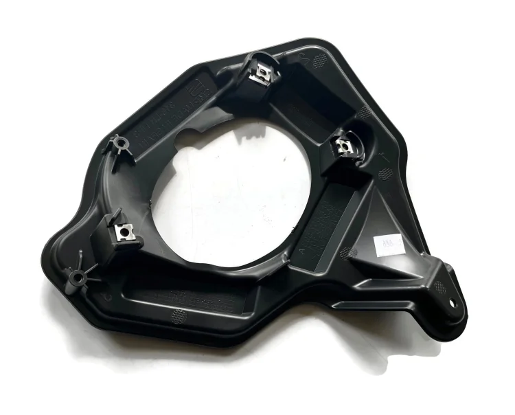 Wspornik prawy uchwyt mocowanie halogenu w zderzaku przednim CUPRA Formentor 2020-06/2024