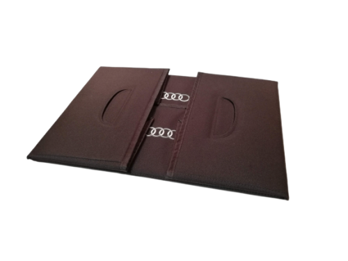 8U0 061 109 skrzynka do bagażnika audi rozłożone