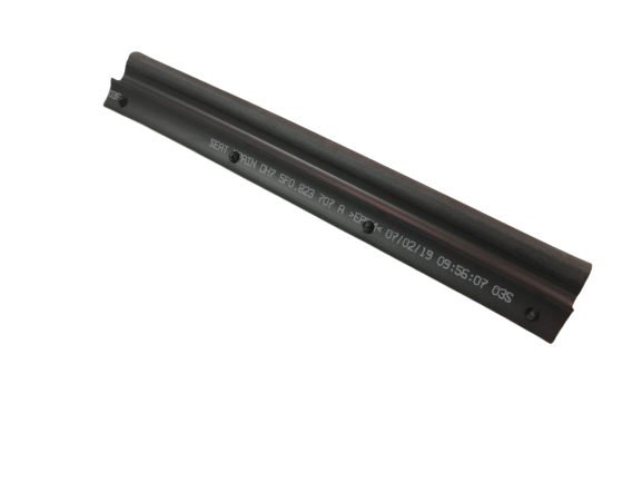 5F0823707A 5AP uszczelka rantu pokrywy przedniej na wysokości lampy reflektora Seat Leon