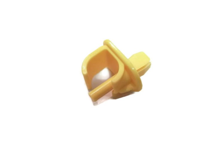 6V0823397 121 stay clip