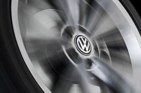 000071213 C Dynamic self-level center caps VW set