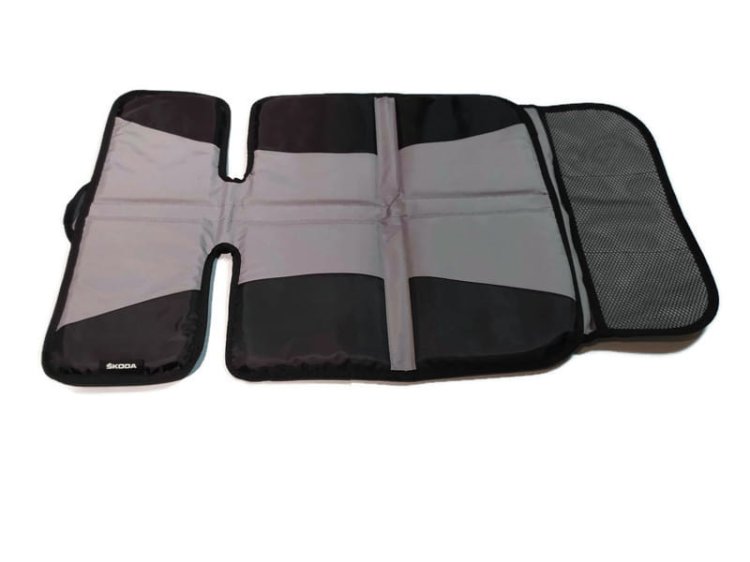 000 019 819 A Podkładka  ochronna pod fotelik dziecięcy SKODA