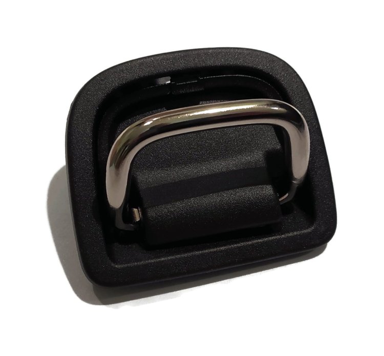 8V0863503C  4PK Ucho mocujące mocowanie bagażu w bagażniku  AUDI SEAT SKODA VW