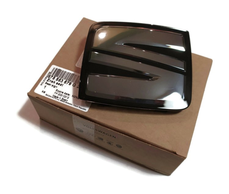 575853679G 2ZZ Znaczek SEAT emblemat atrapy przedniej SEAT ATECA