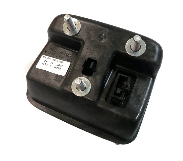 5FE827565 B LGL Emblemat znaczek tylnej klapy Seat Leon IV 2020-