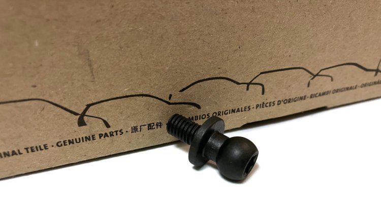 6V0 945 246 Rear lamp mount pin SKODA Superb Fabia 2015-