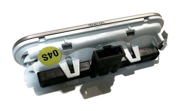 7E5 947 415 L 72A Entry lighting with lettering  VW T5 Highline