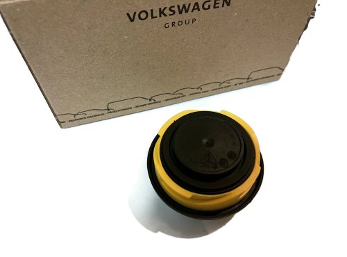 06K103485C 06K103485D Korek wlewu oleju silnikowego 1.4 1.6 2.0 TDI
