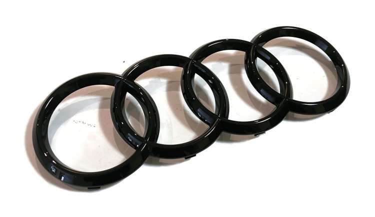 4N0853605T94  Audi Q2 Q8 black front grille badge