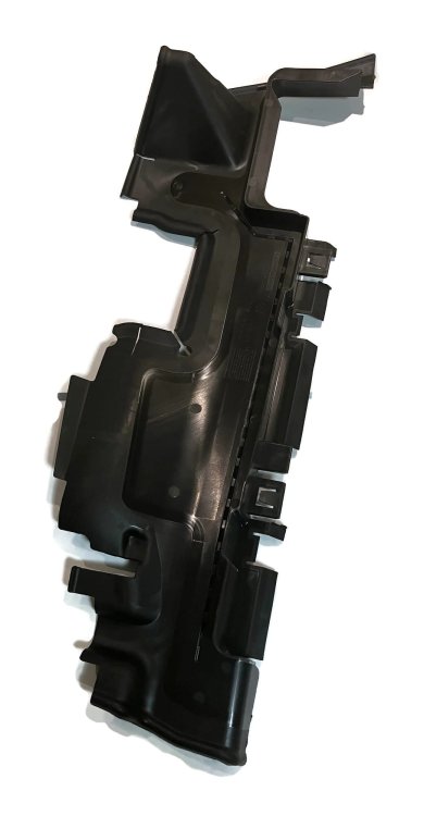 8U0 121 284 L Boczna kierownica powietrza chłodnicy wody Q3 2015-2018 1.4 TFSI 2.0 TDI