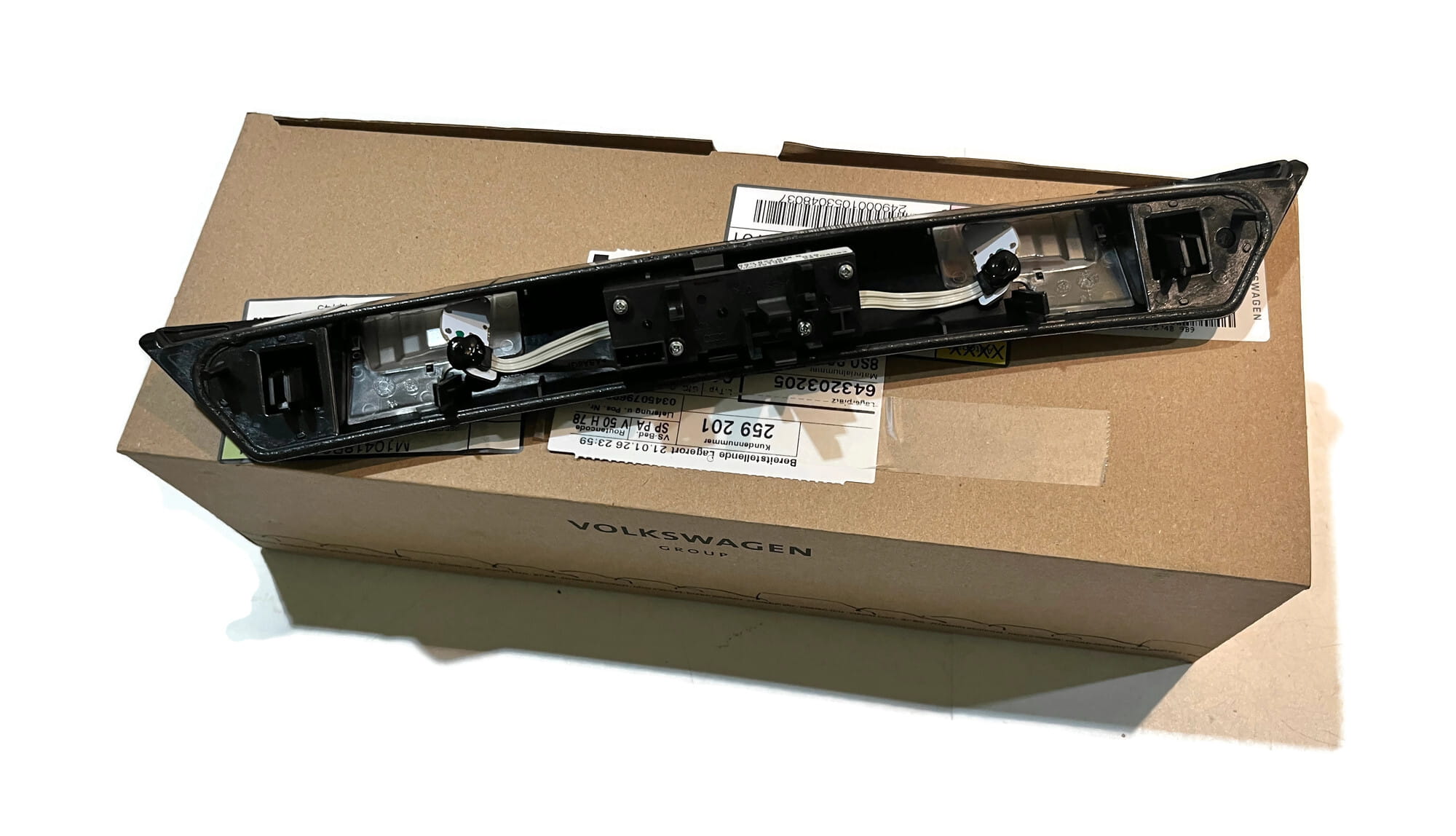 Rear tailgate handle Audi TT 2015-2024 | 8S0827574B9B9 | VAG247